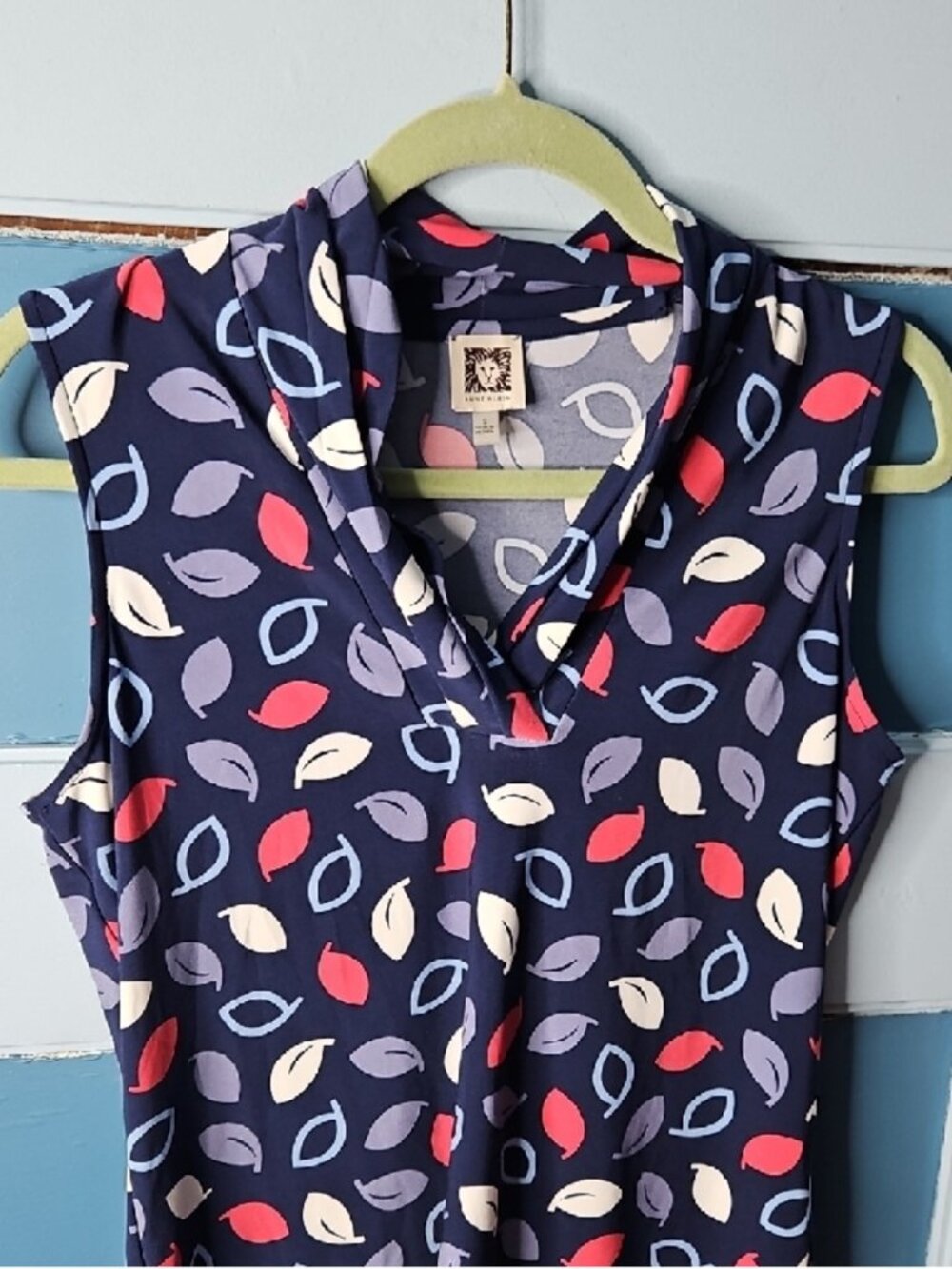 Sleeveless Navy Leaf-Print Top with Cowl Neck Small - Picture 3 of 4